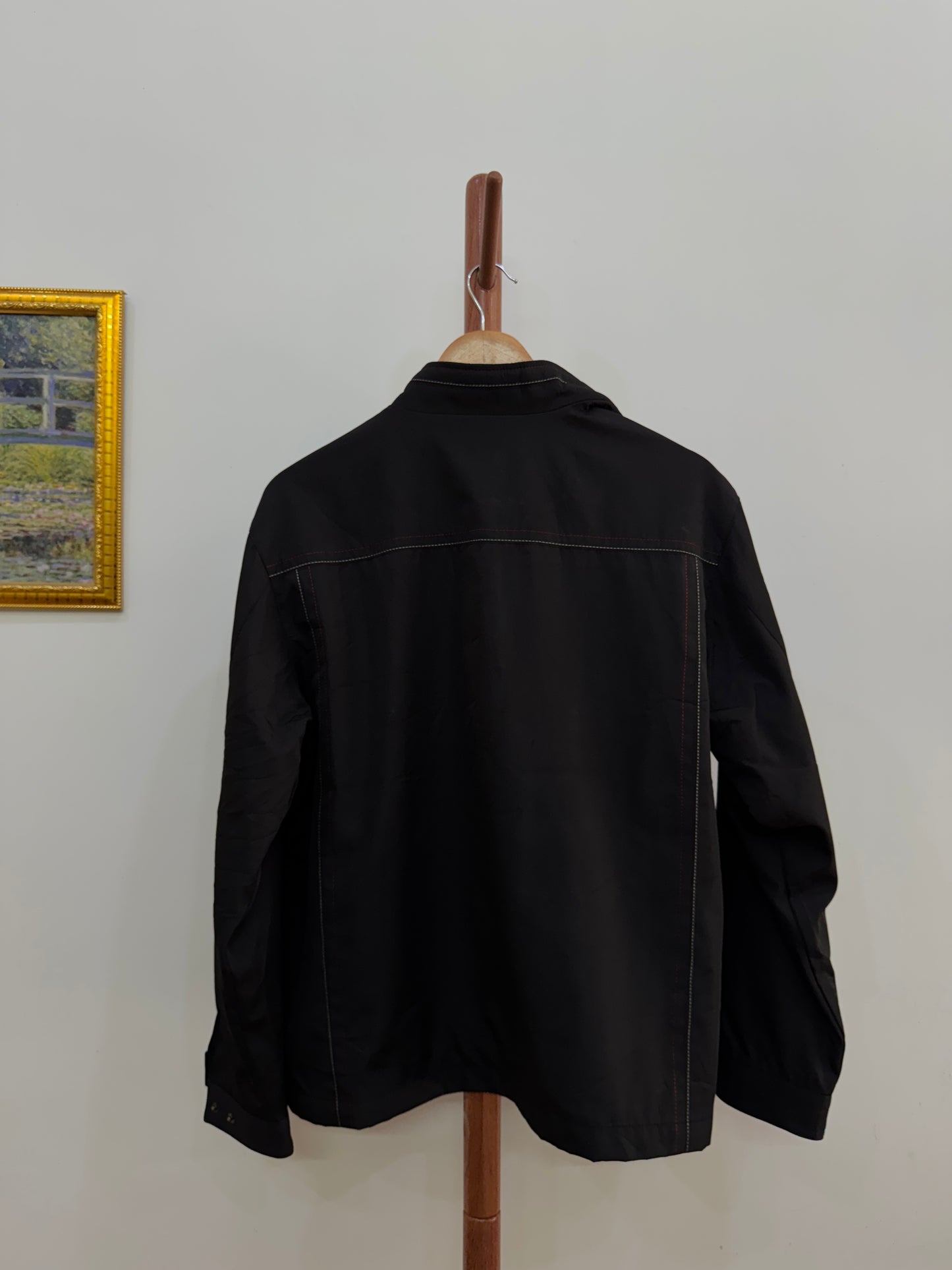 Old Money aesthetic 💰
Black ‘Vanchef ’ Tailored Fit Jacket with silk lining