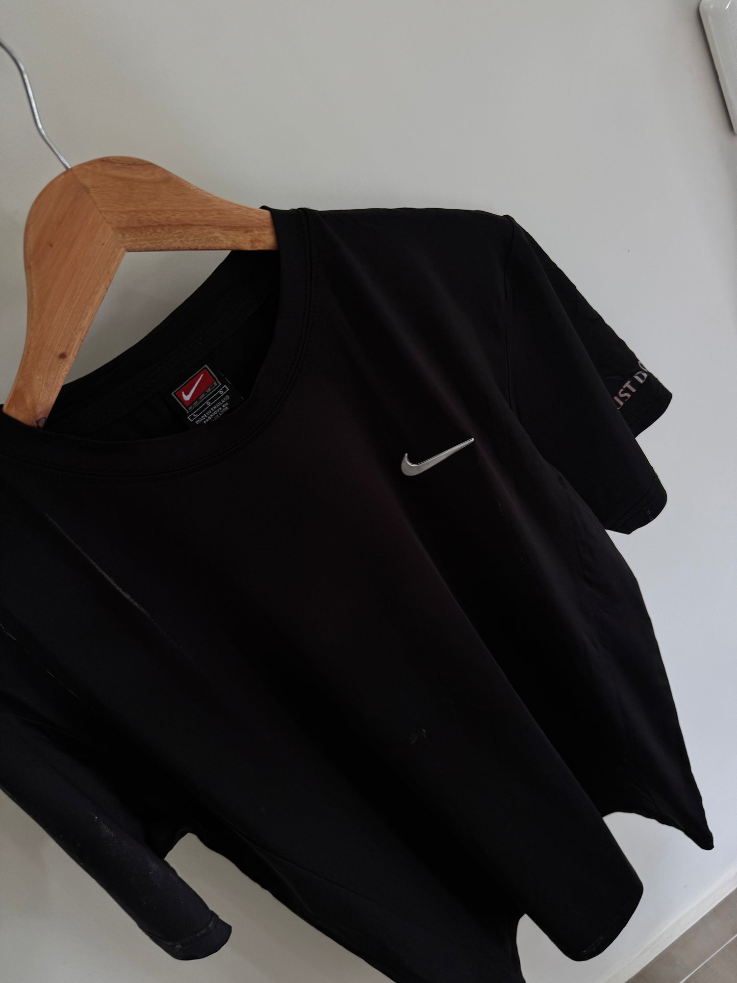 NIKE 90’s SILVER LOGO TEE