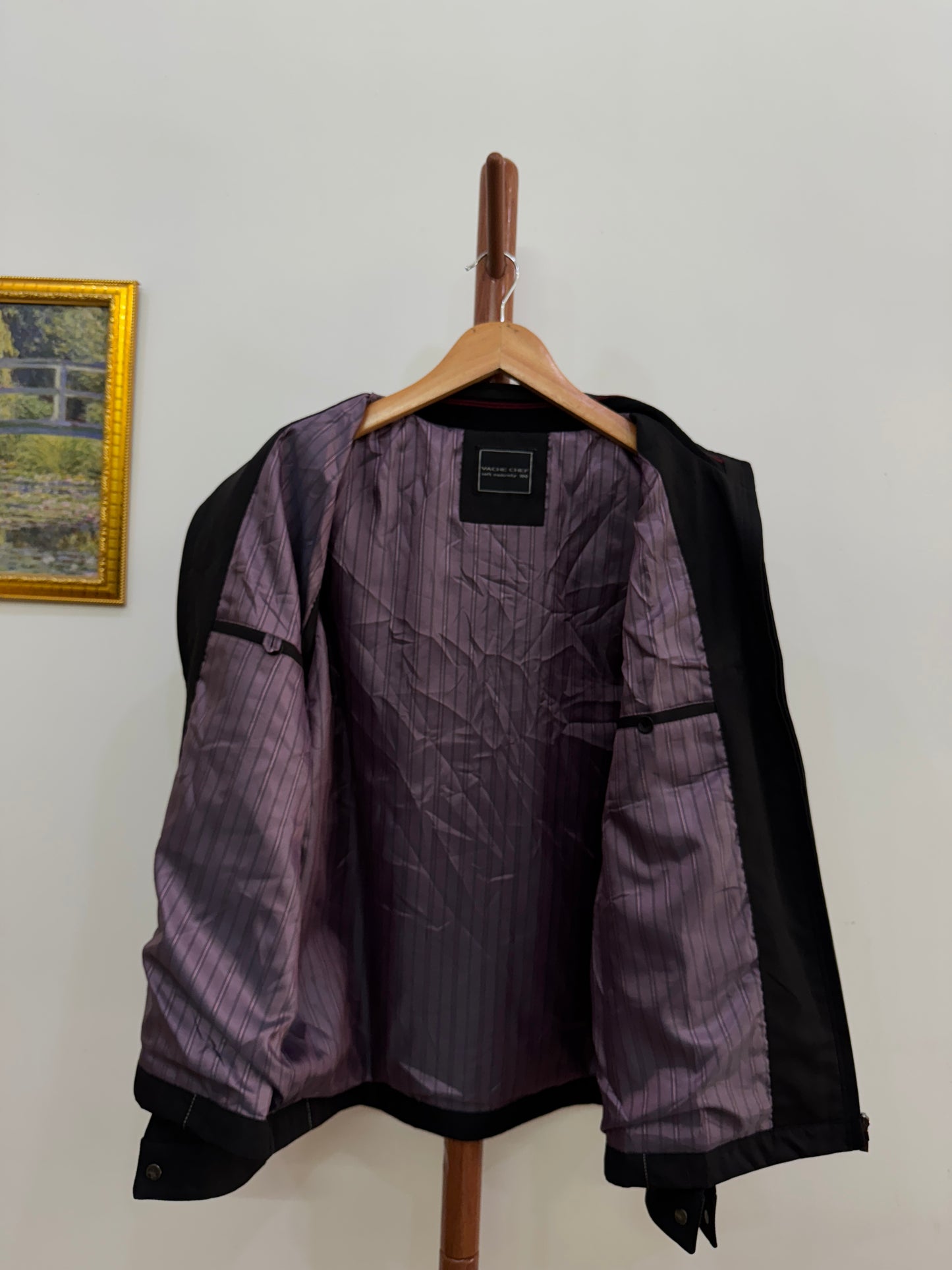 Old Money aesthetic 💰
Black ‘Vanchef ’ Tailored Fit Jacket with silk lining