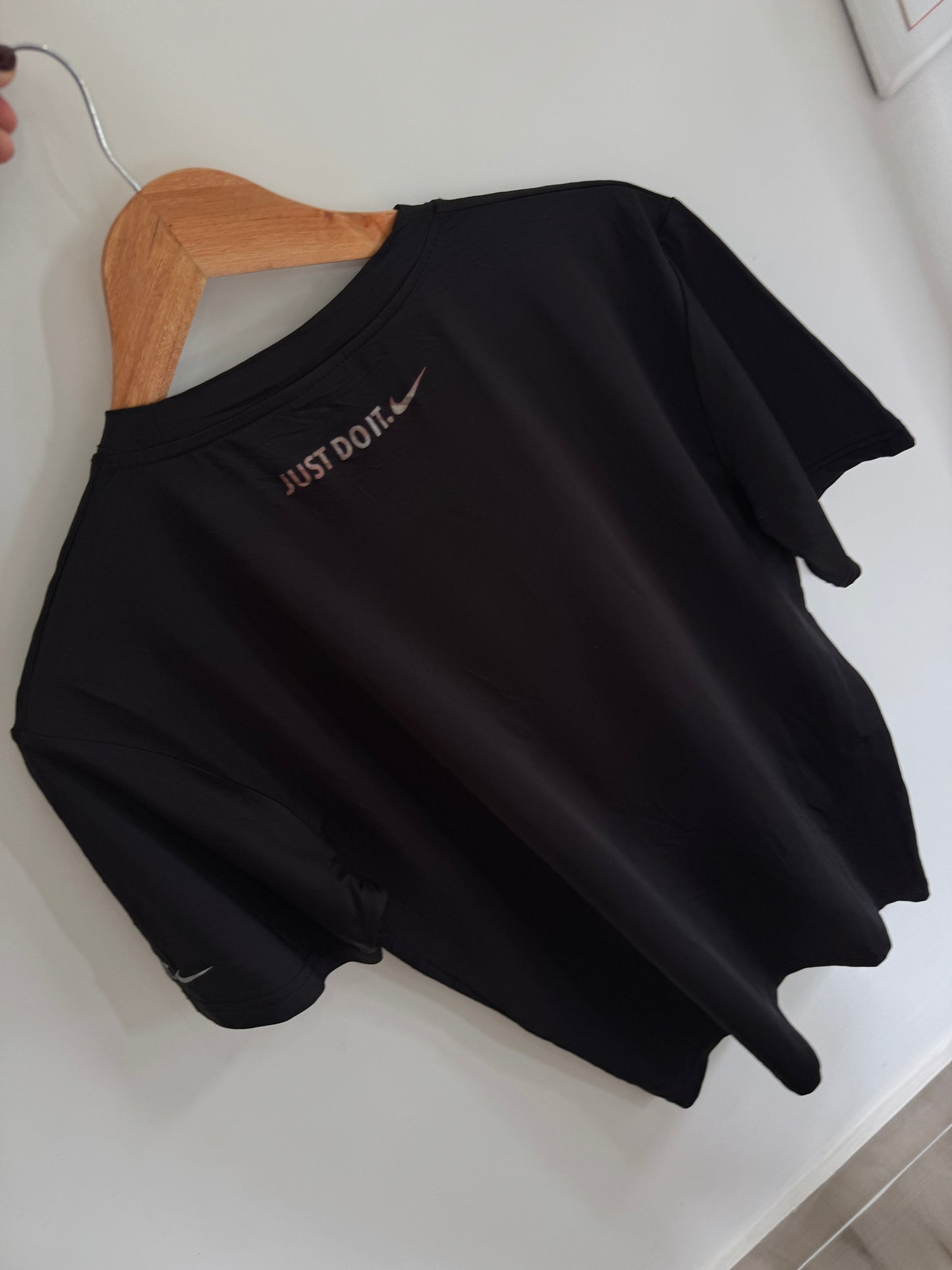 NIKE 90’s SILVER LOGO TEE