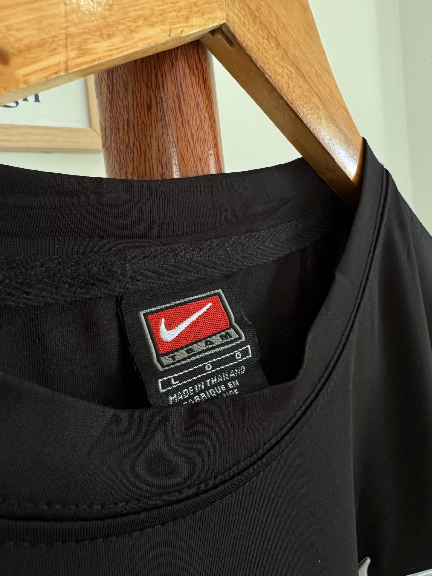 NIKE 90’s SILVER LOGO TEE