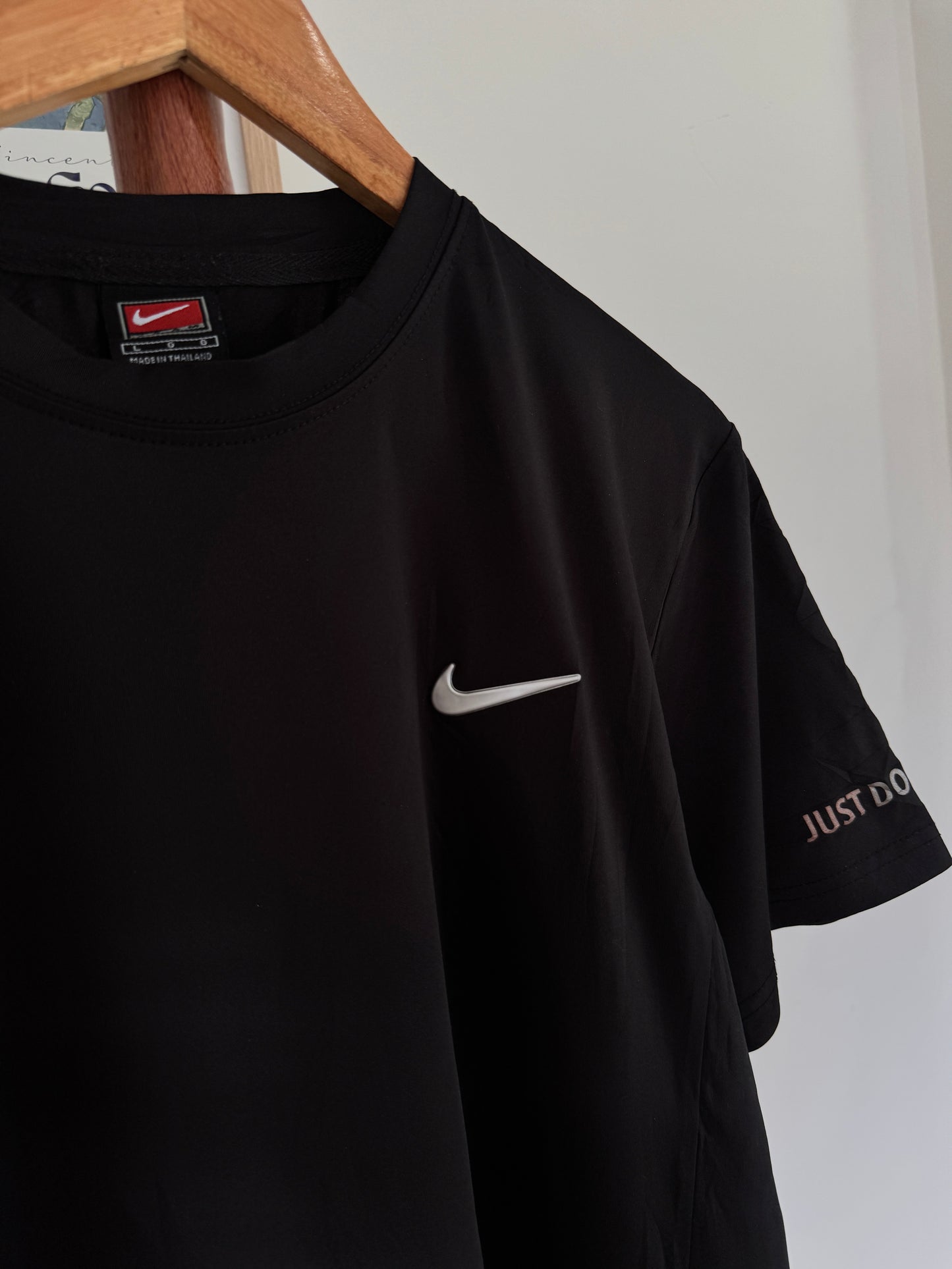NIKE 90’s SILVER LOGO TEE