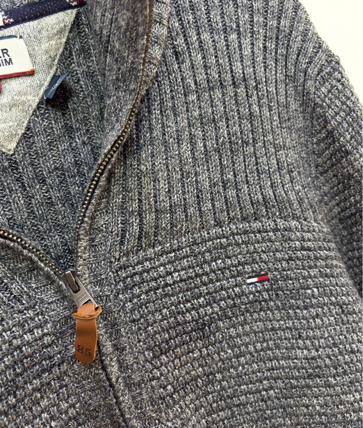 Old money essentials 
Textured Grey  Authentic 'Tommy Hilfiger'  Sweater 
 !