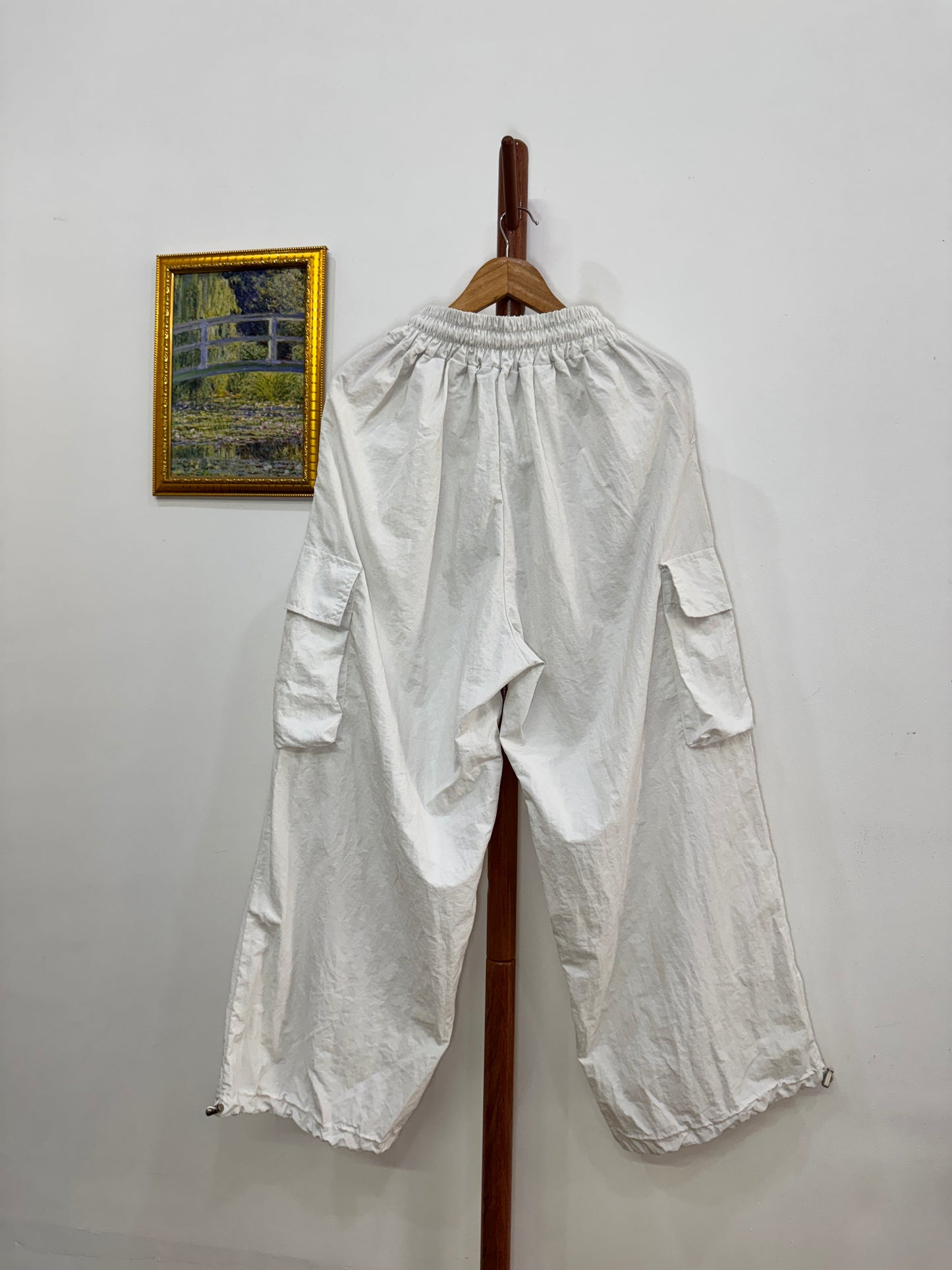 White Baggy Parachute
