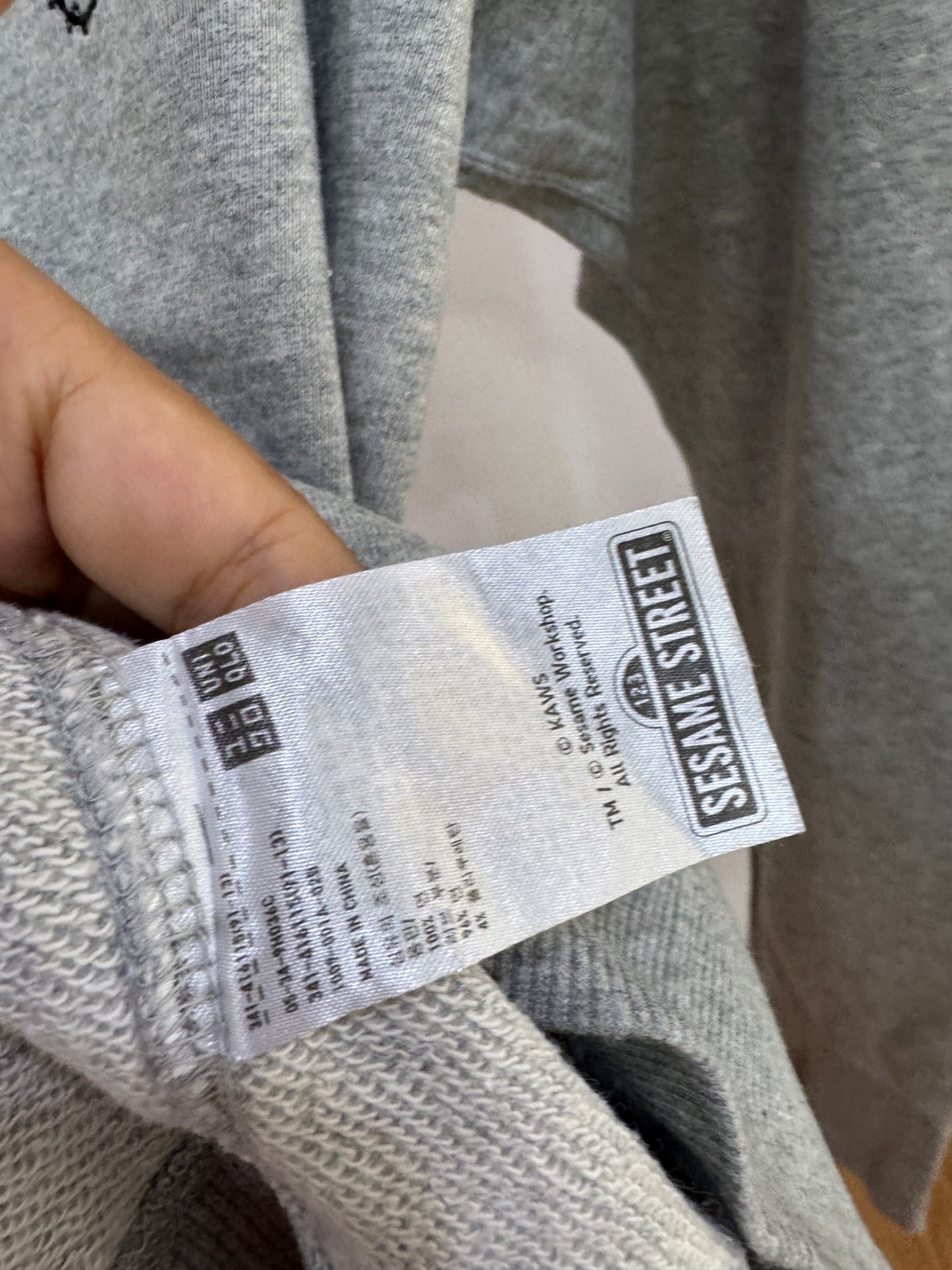 Fav! Uniqlo x Kaws Sweatshirt Beige