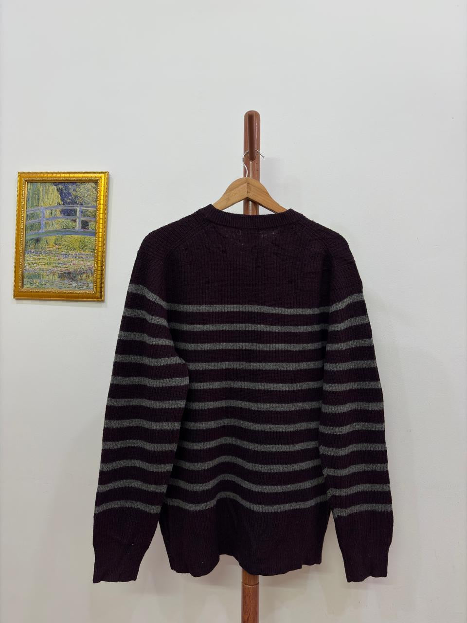 Dark Burgundy Striped 'Uniqlo' Wollen Sweater
Timeless & Versatile π