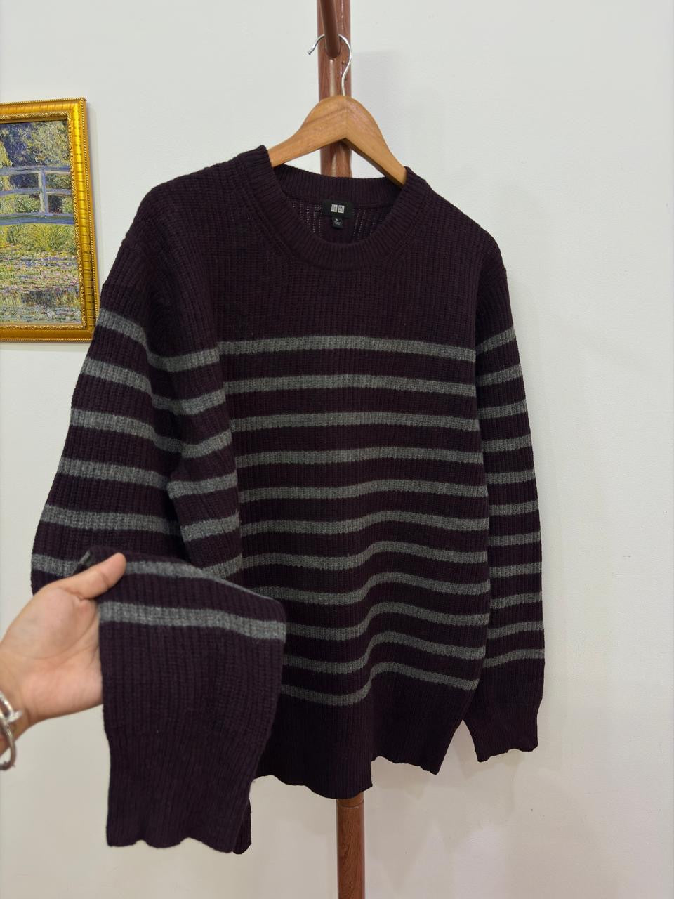 Dark Burgundy Striped 'Uniqlo' Wollen Sweater

Timeless & Versatile 🍂