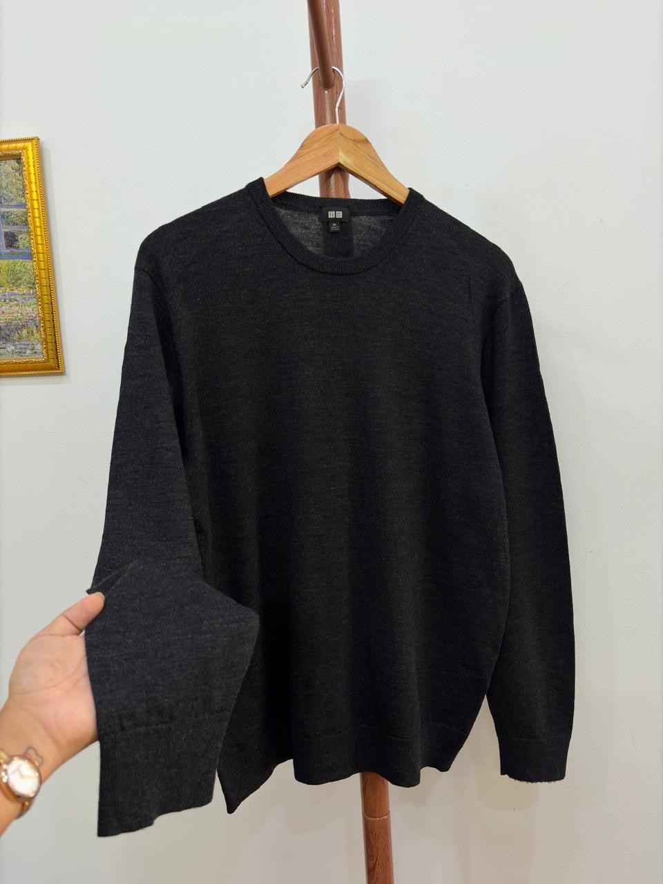 Grey 'Uniqlo' Merino Knit Sweater 
Timeless & Versatile 🍂