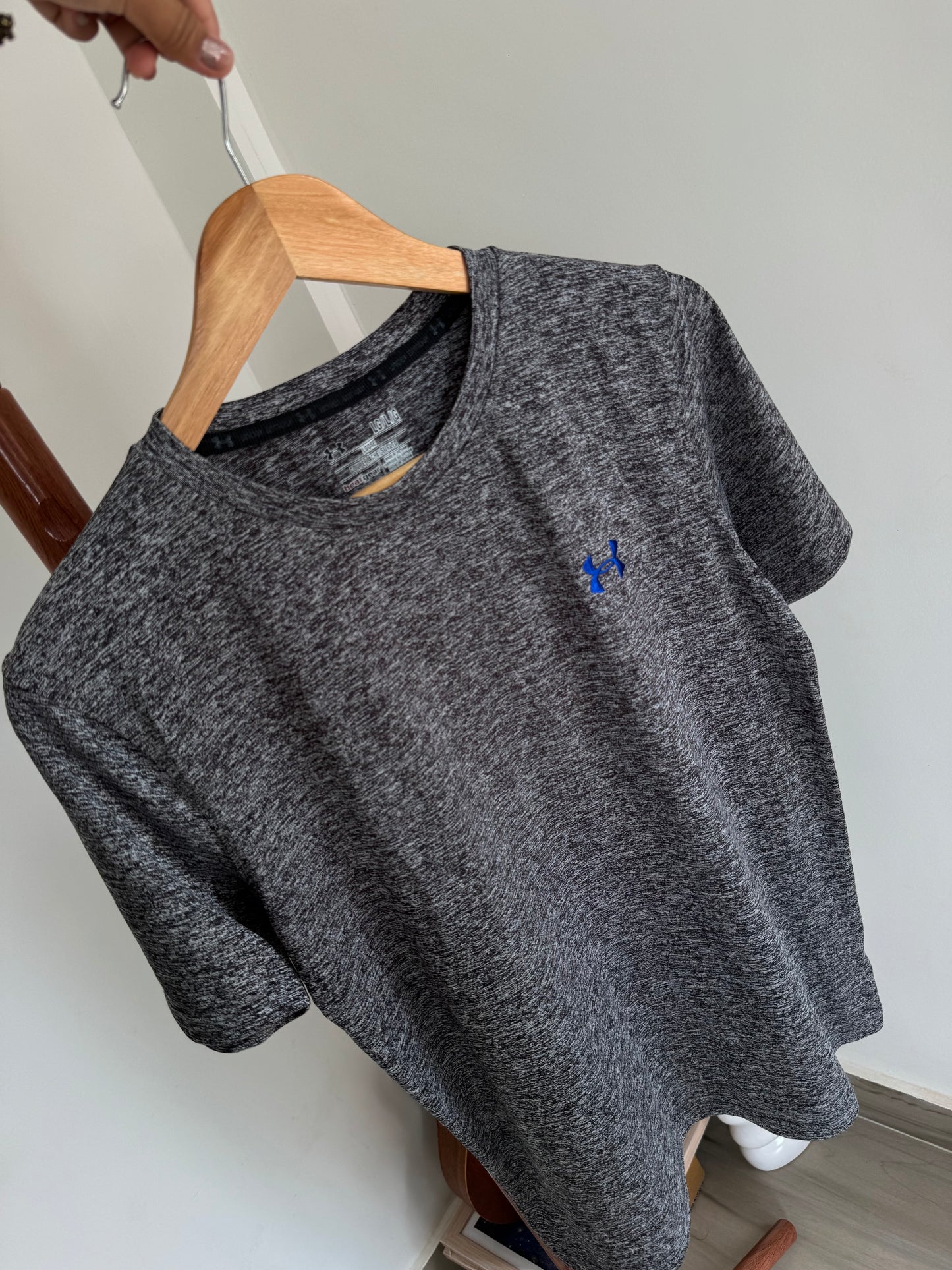 Underarmour athletic tech tee