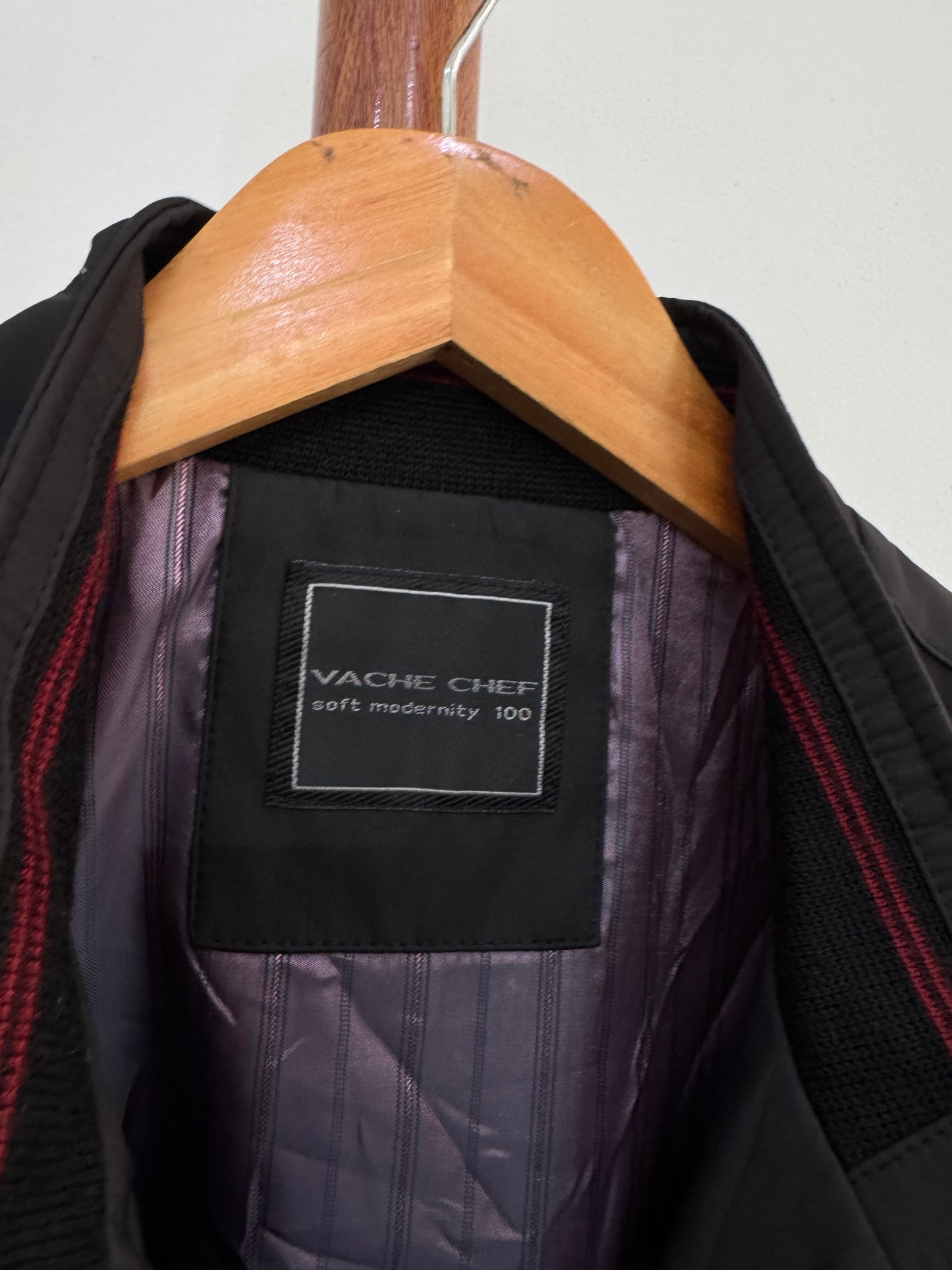 Old Money aesthetic 💰
Black ‘Vanchef ’ Tailored Fit Jacket with silk lining
