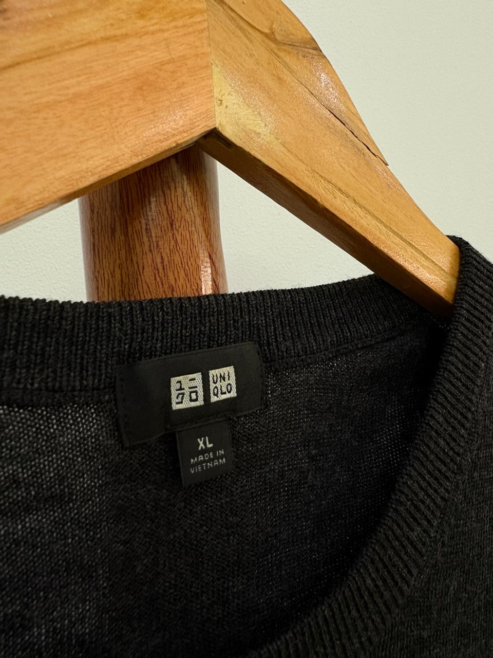 Grey 'Uniqlo' Merino Knit Sweater 
Timeless & Versatile 🍂
