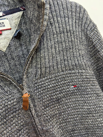 Old money essentials 
Textured Grey Authentic 'Tommy Hilfiger' Sweater