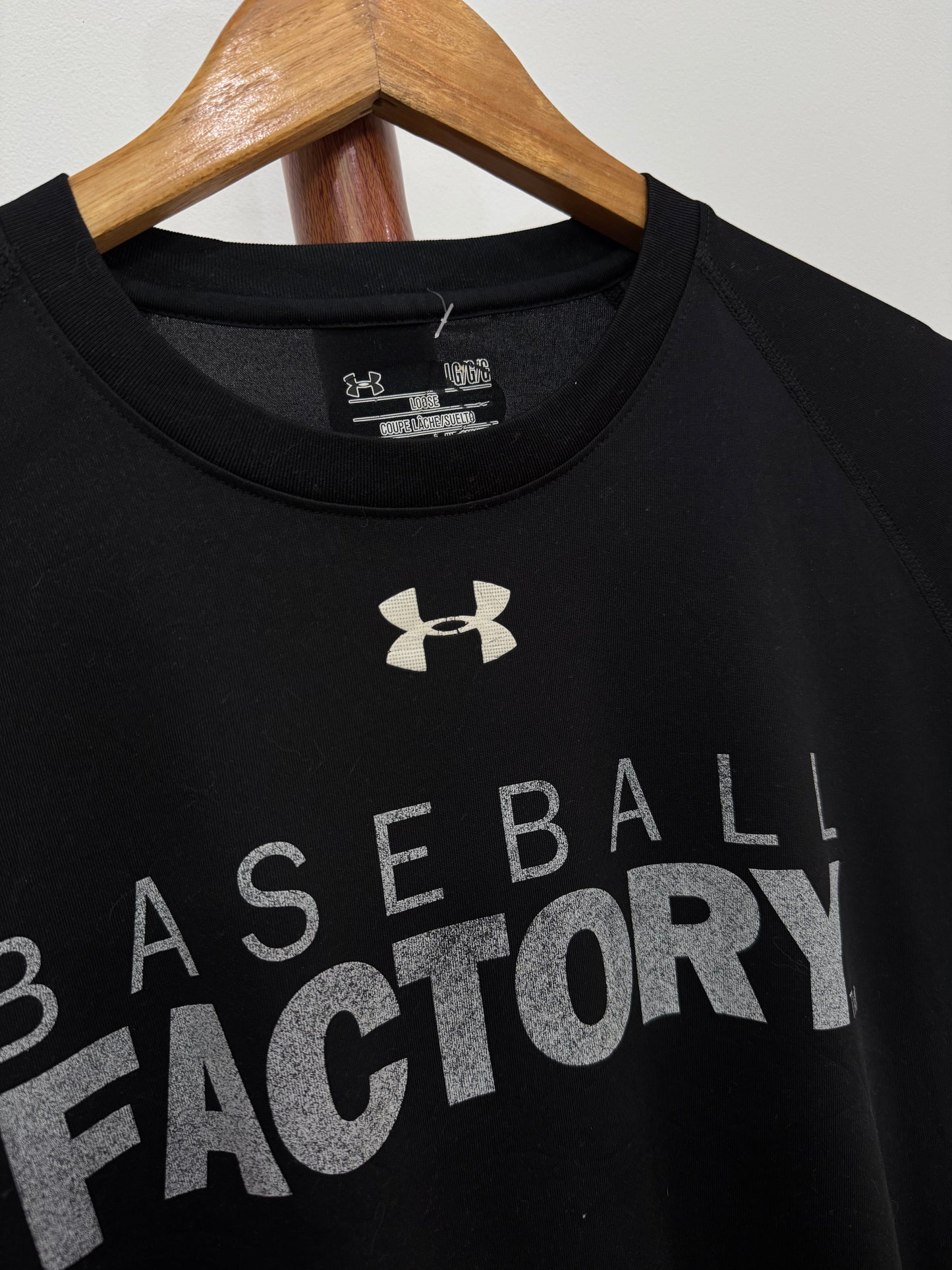 ‘Underarmour’ mid- Logo Tech Tee