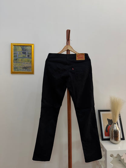 Authentic ‘LEVIS’ 511 Denim
Regular Slim Fit | No damage or defects