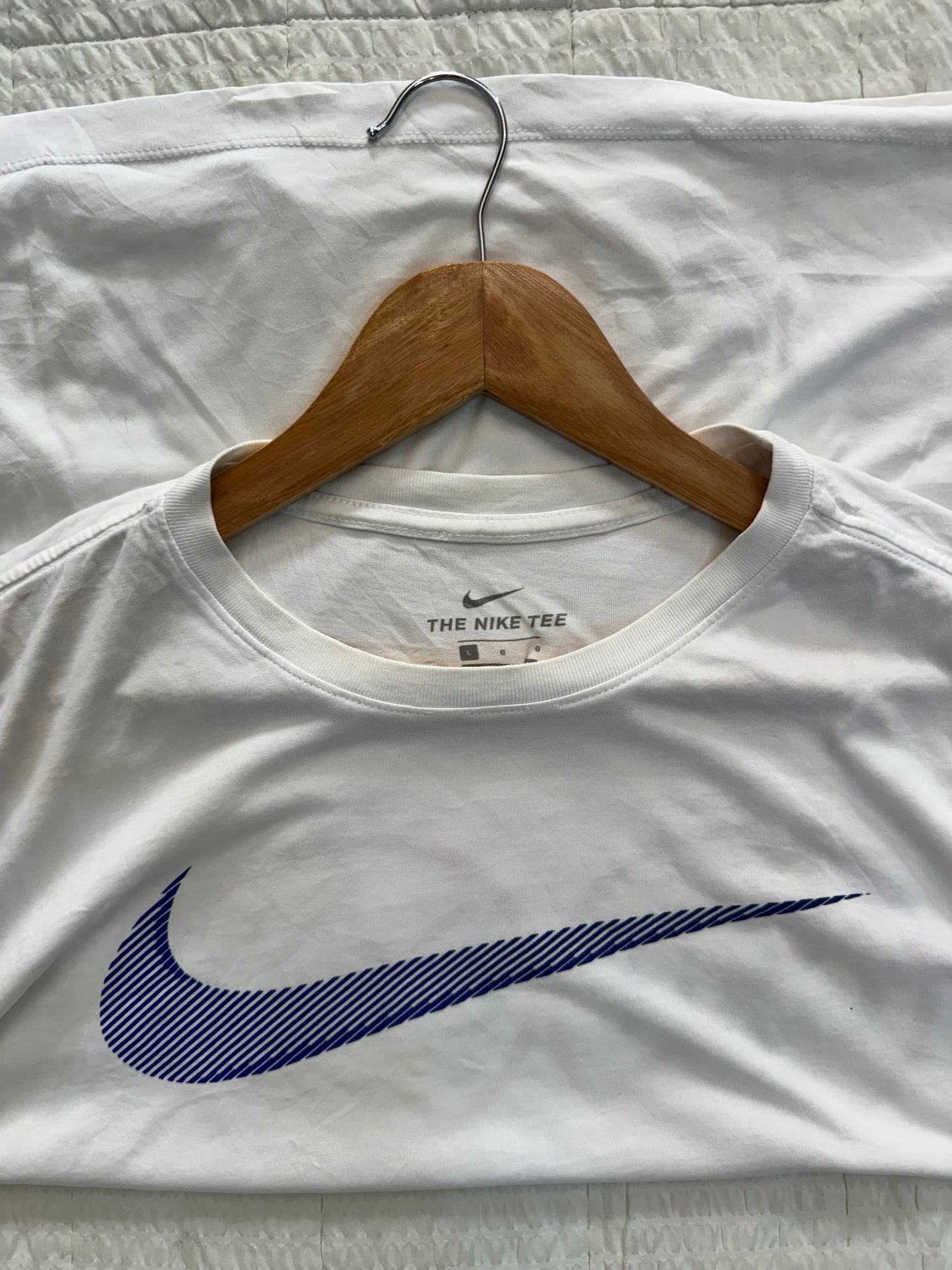 White ‘NIKE’ BIG SWOOSH Cotton Tee