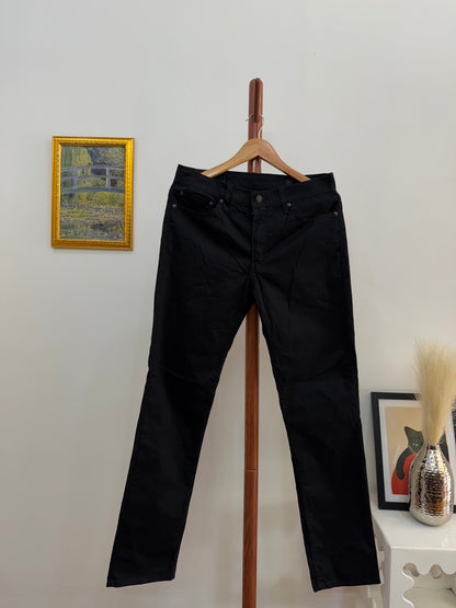 Authentic ‘LEVIS’ 511 Denim
Regular Slim Fit | No damage or defects