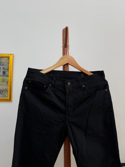 Authentic ‘LEVIS’ 511 Denim
Regular Slim Fit | No damage or defects