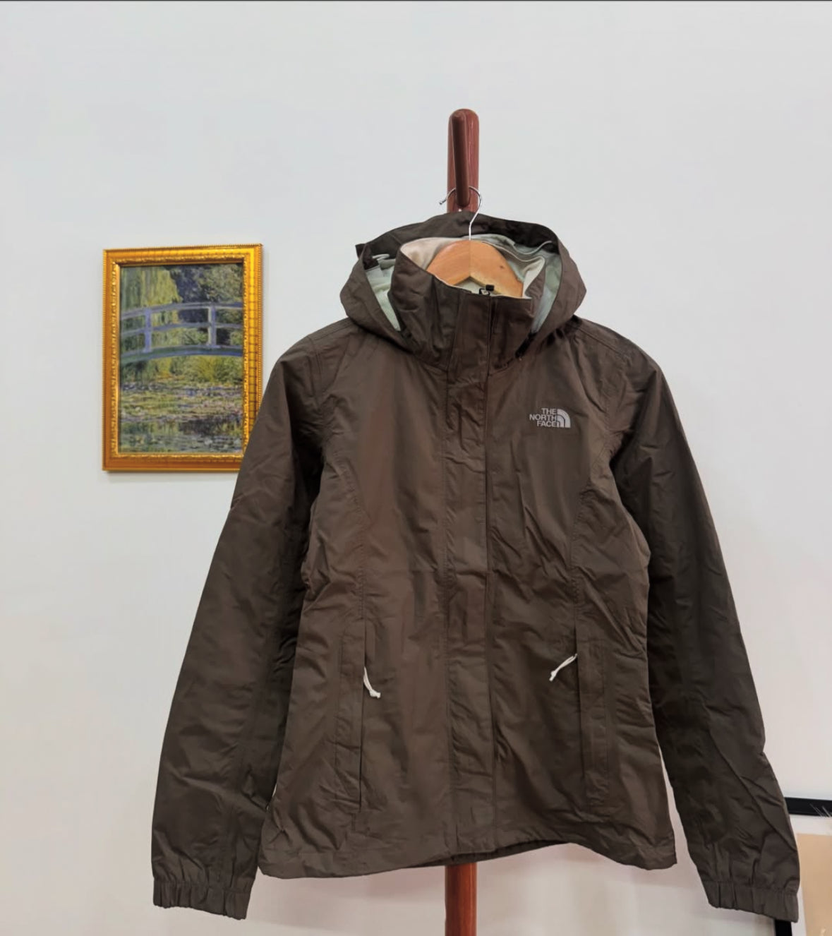 Rare find! 
Authentic ‘TheNorthface ’ Khaki  Outdoor Jacket