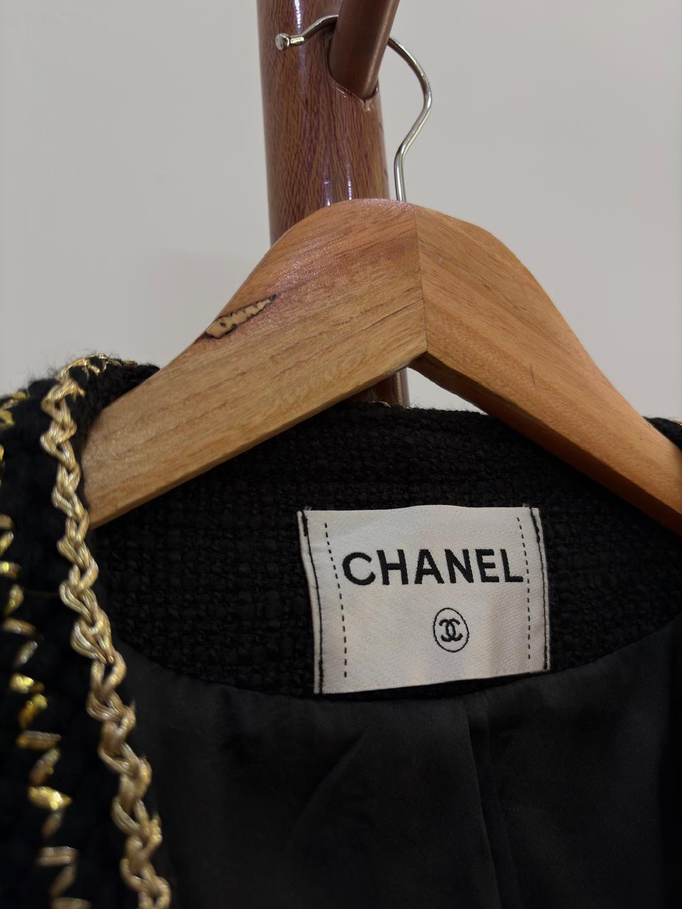 CHANEL tweed blazer