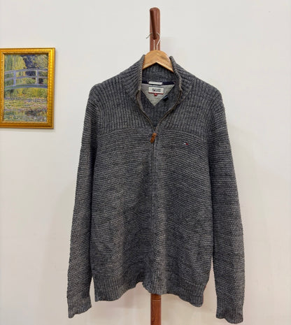 Old money essentials 
Textured Grey  Authentic 'Tommy Hilfiger'  Sweater 
 !