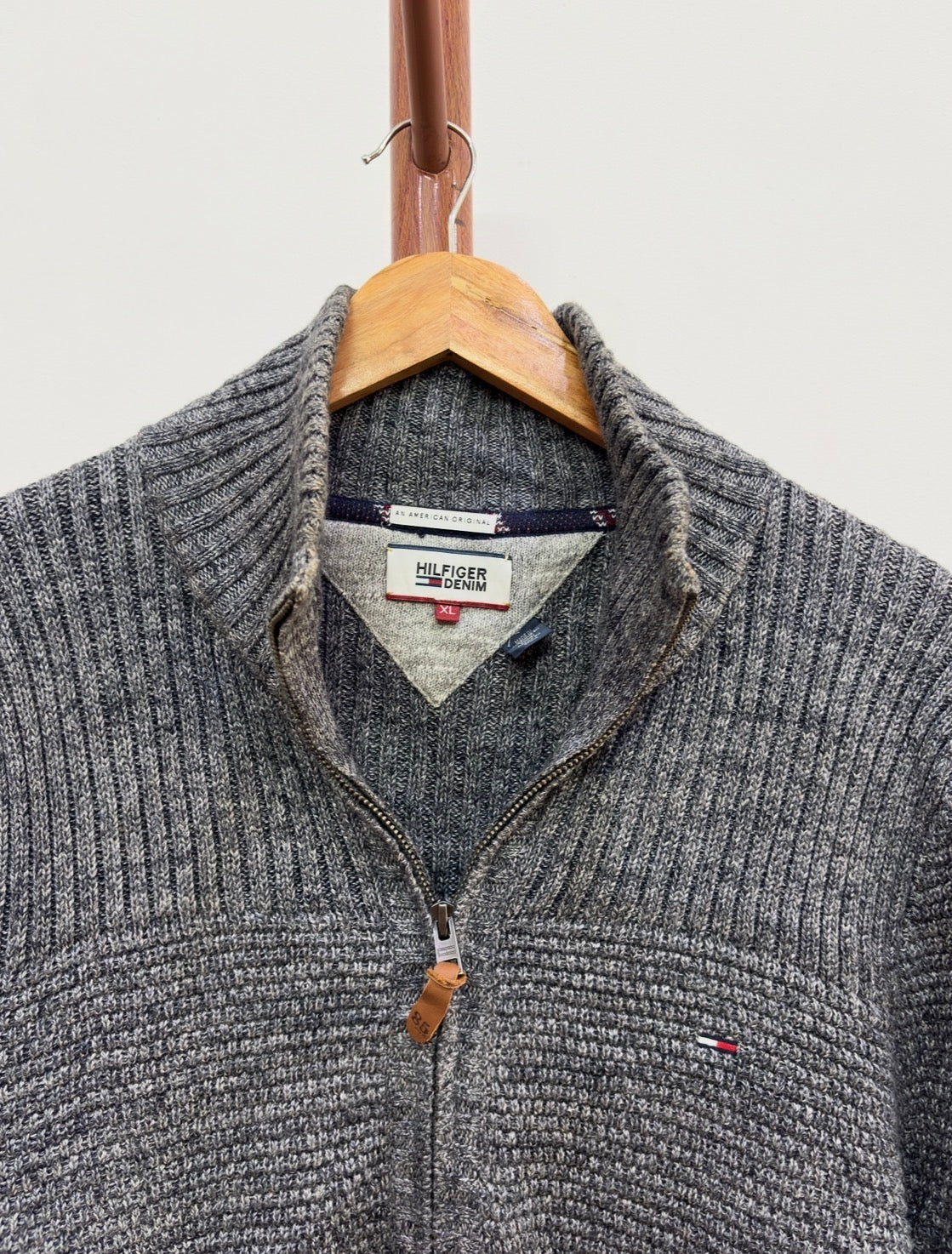 Old money essentials 
Textured Grey  Authentic 'Tommy Hilfiger'  Sweater 
 !