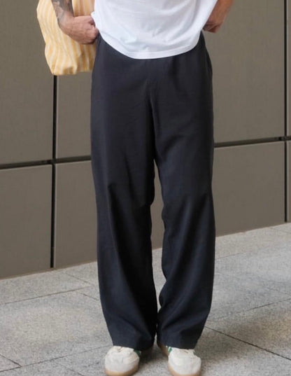 Uniqlo UUU Thick Straight Fit Trouser