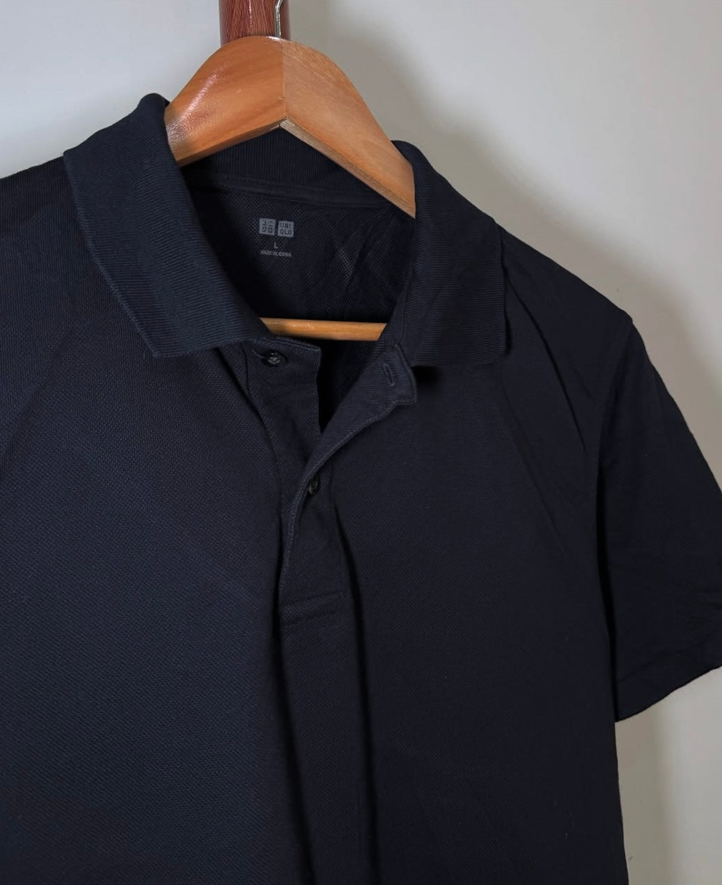 Uniqlo’ Navy Blue  Polo Tee