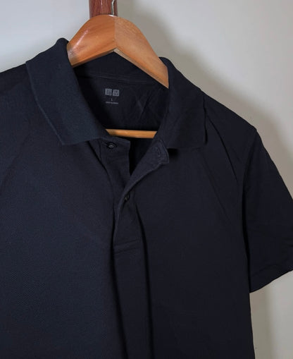 Uniqlo’ Navy Blue  Polo Tee