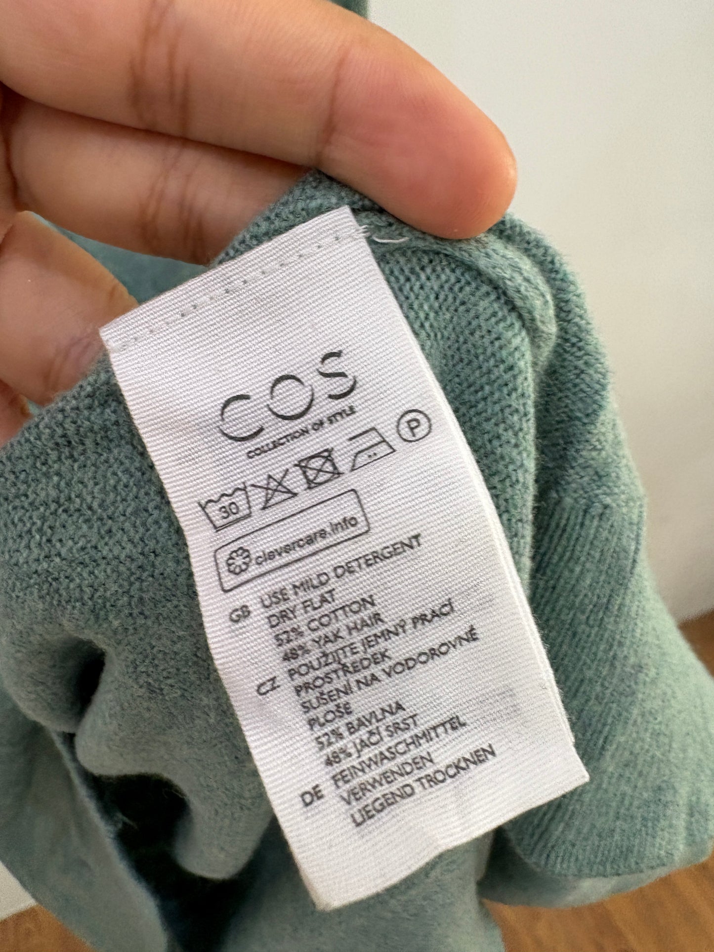 Classic 'COS' Seamless Knitwear 
58% Cotton 42% Yak hair