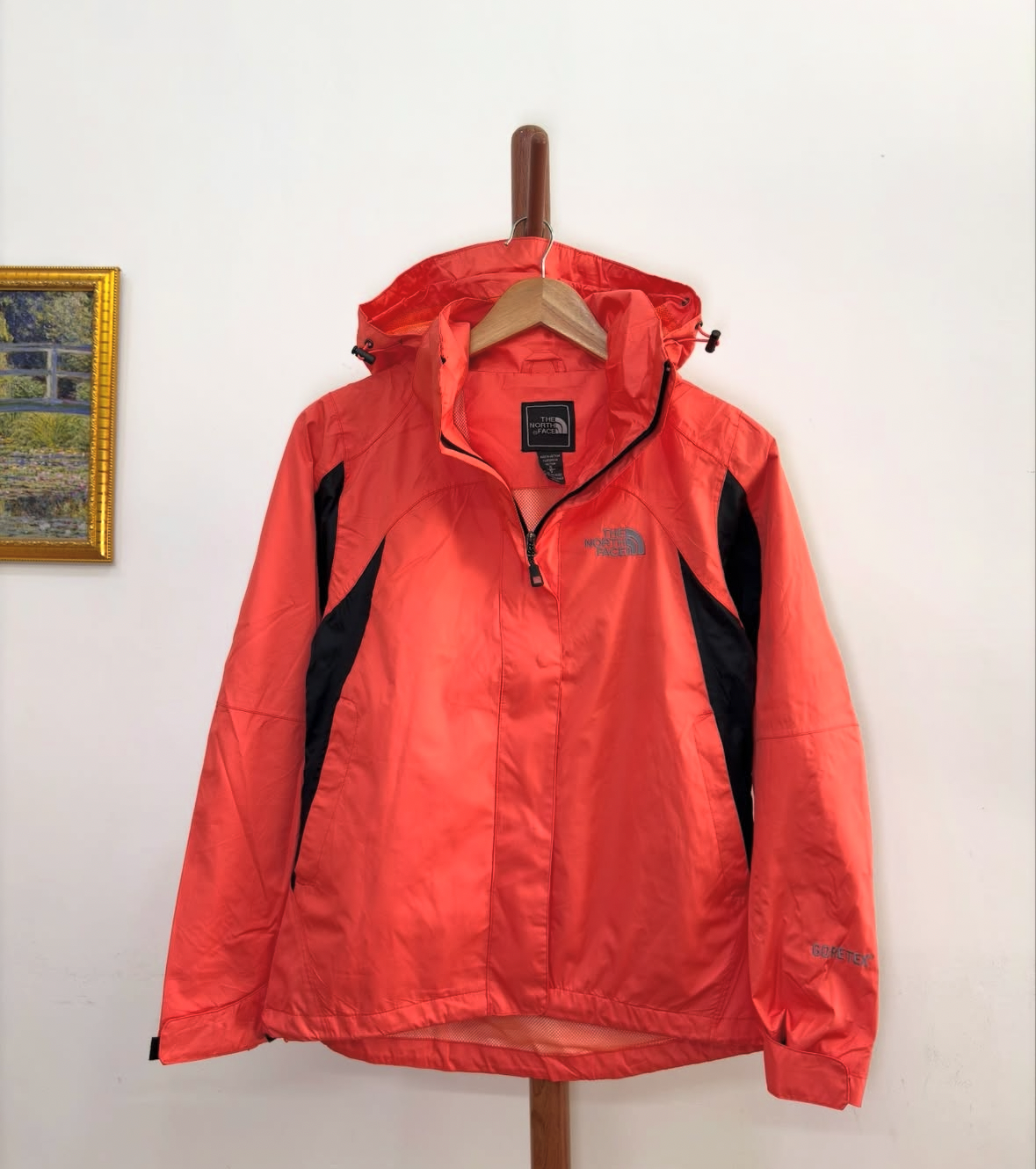 Gorpcore 🥷
Our Bestseller 'Thenorthface' Goretex in pink