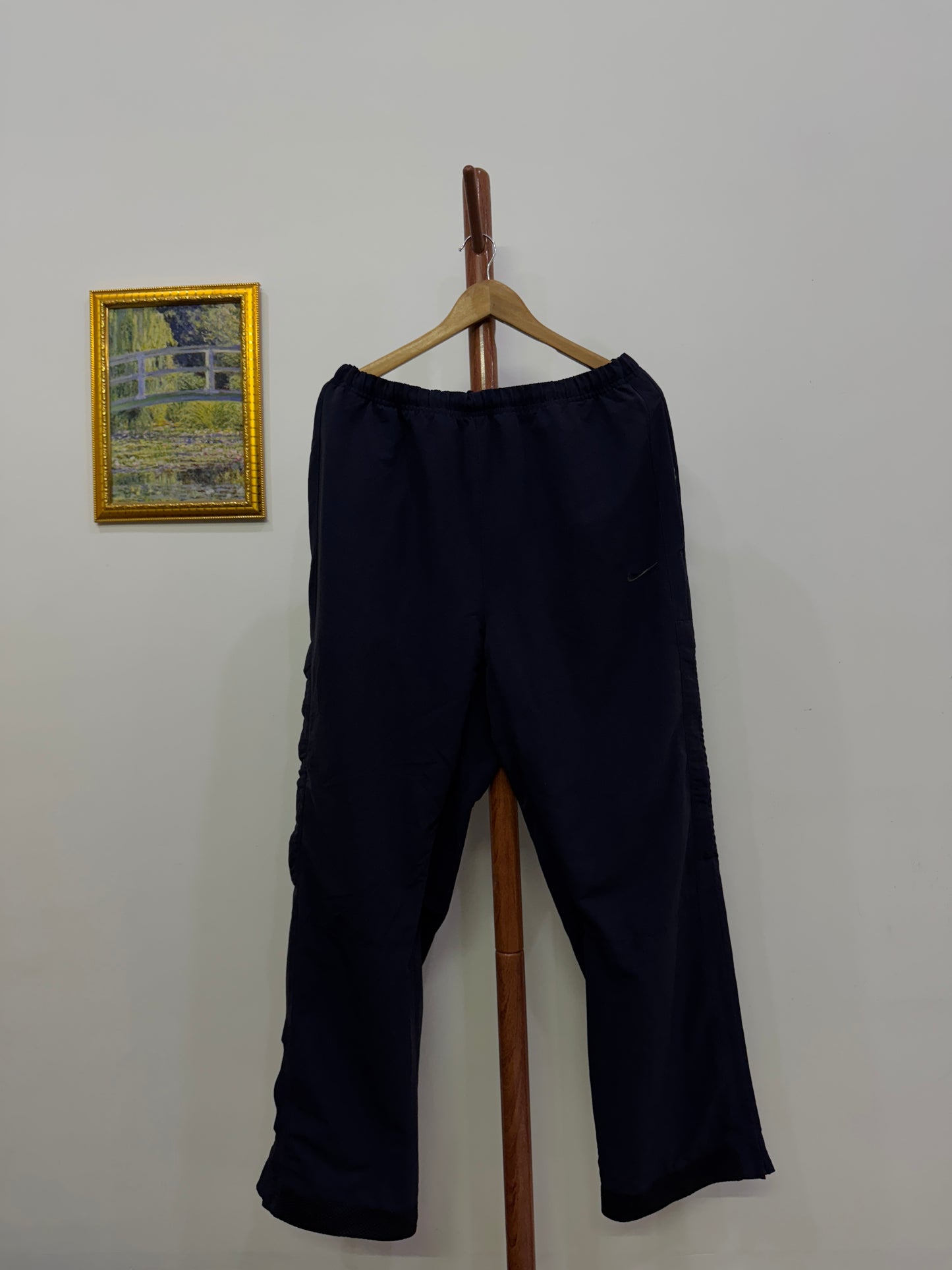 Vintage 00’s ‘Nike’ Swoosh Baggy Parachute Pant