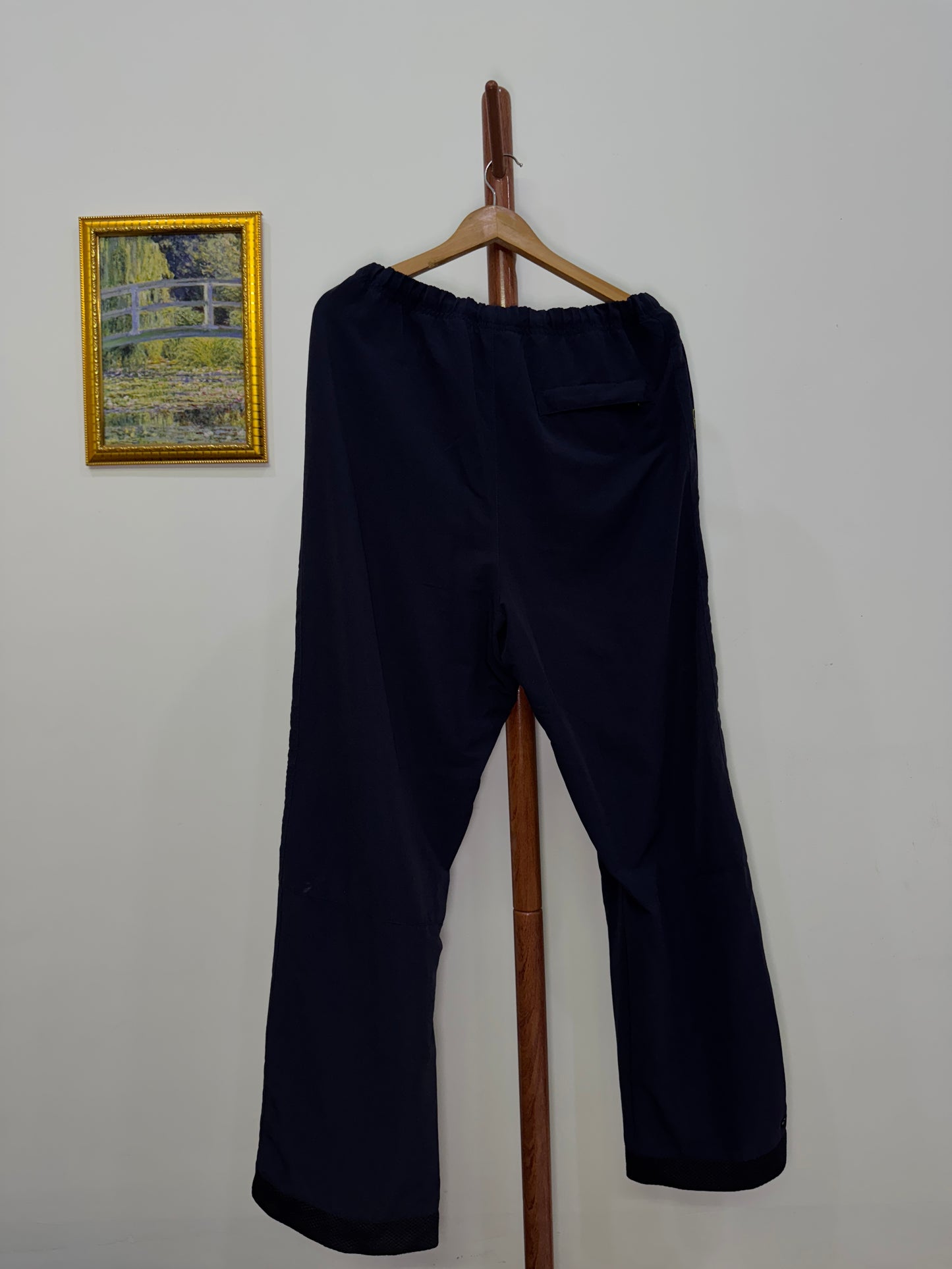 Vintage 00’s ‘Nike’ Swoosh Baggy Parachute Pant