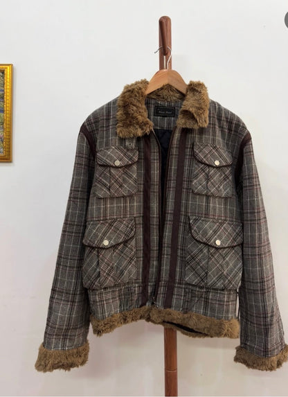 Vintage Plaid Fur Shearling Jacket 
Thick Quilted inner fabric with sherpa collar