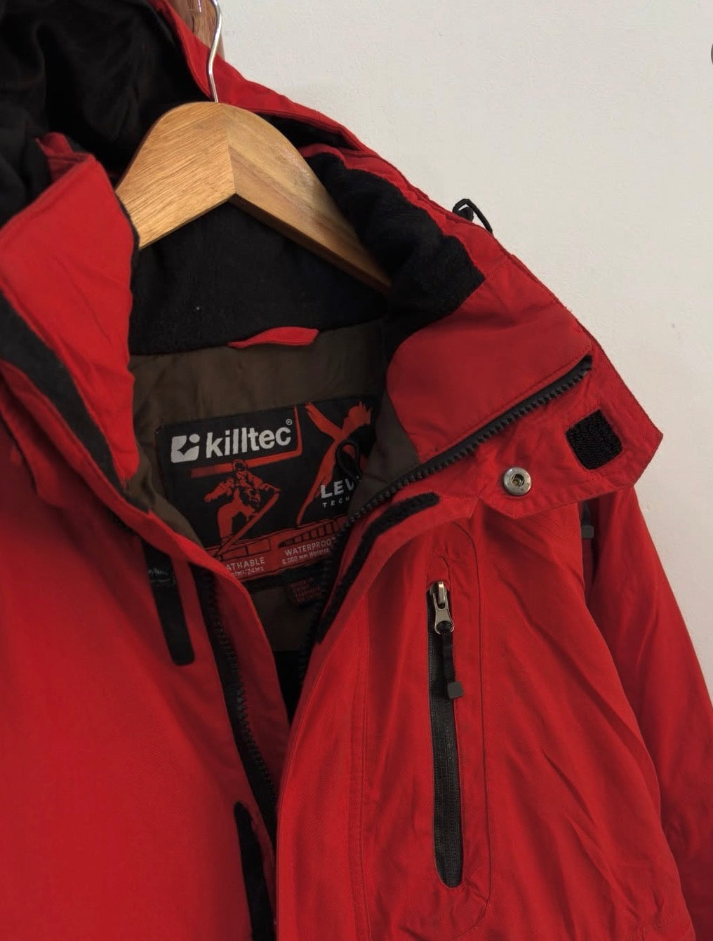 Fav! Techwear 🥷
Red  Techwear Outdoor  jacket