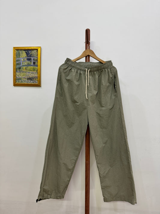 Green parachute Pant