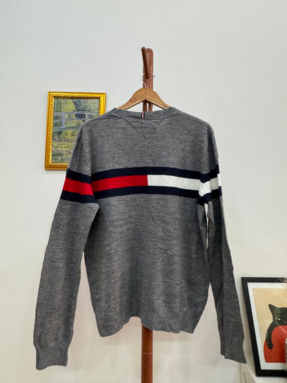 Grey 'Tommy Hilfiger' Sweater (L)