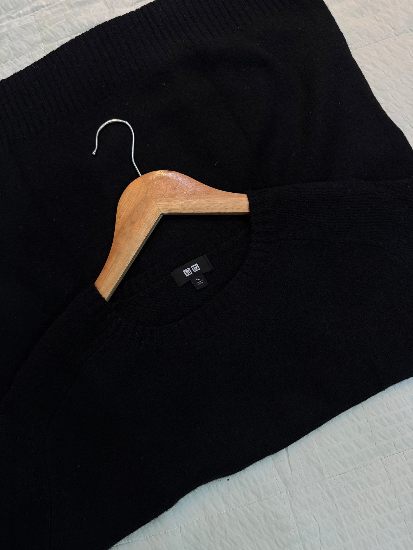 Uniqlo Black  Woollen Knitted Sweater