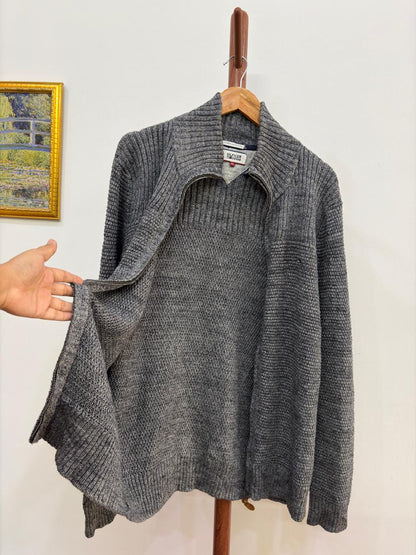 Old money essentials 
Textured Grey Authentic 'Tommy Hilfiger' Sweater
