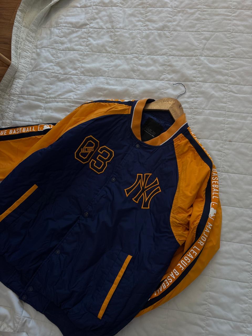 MLB x New York YANKEES 
Thick Padded , Authentic & Retails 10k+